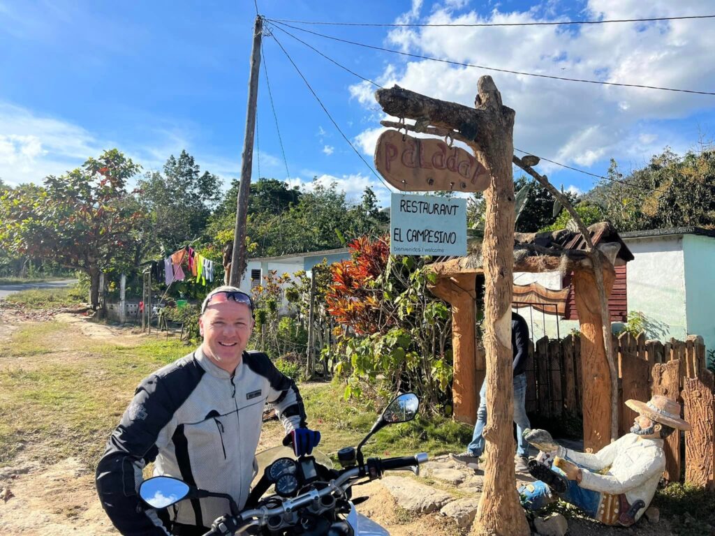 LUNCH STOP IN CUBA